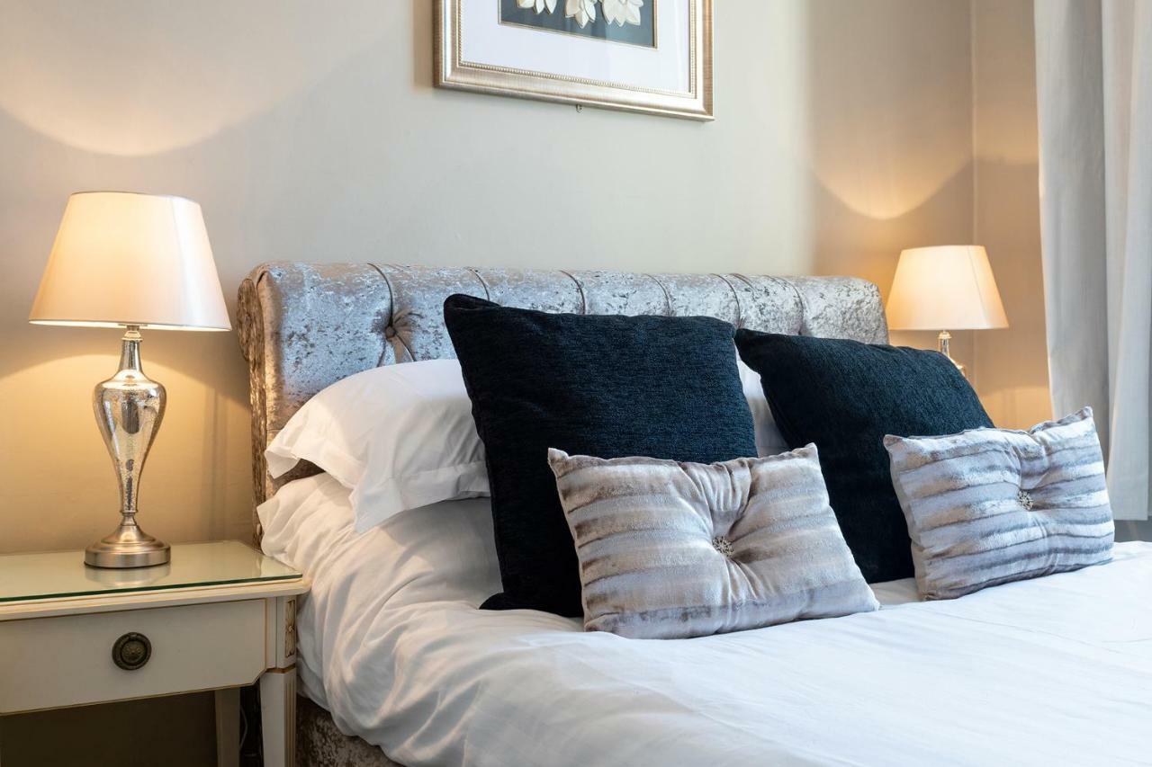 Lansdowne House With Private Car Park Hotel Llandudno Bagian luar foto