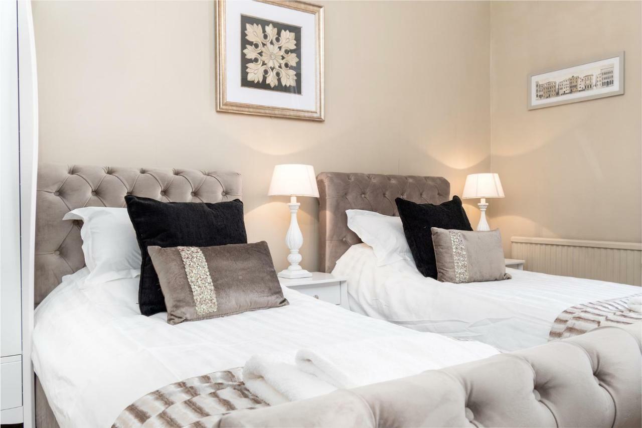 Lansdowne House With Private Car Park Hotel Llandudno Bagian luar foto
