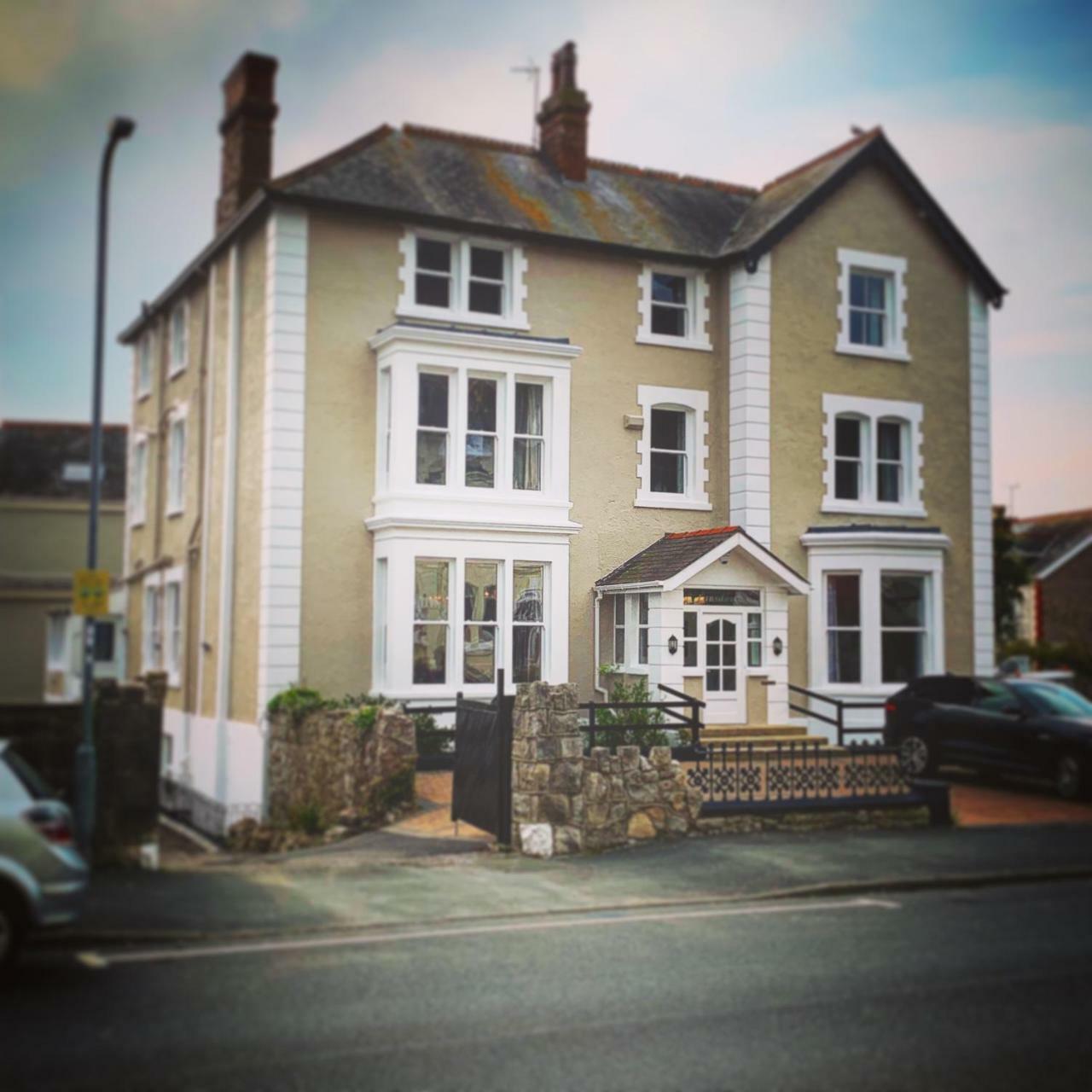 Lansdowne House With Private Car Park Hotel Llandudno Bagian luar foto